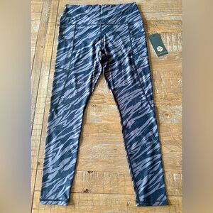 NEW Scorpio Sol Leggings, Size XL